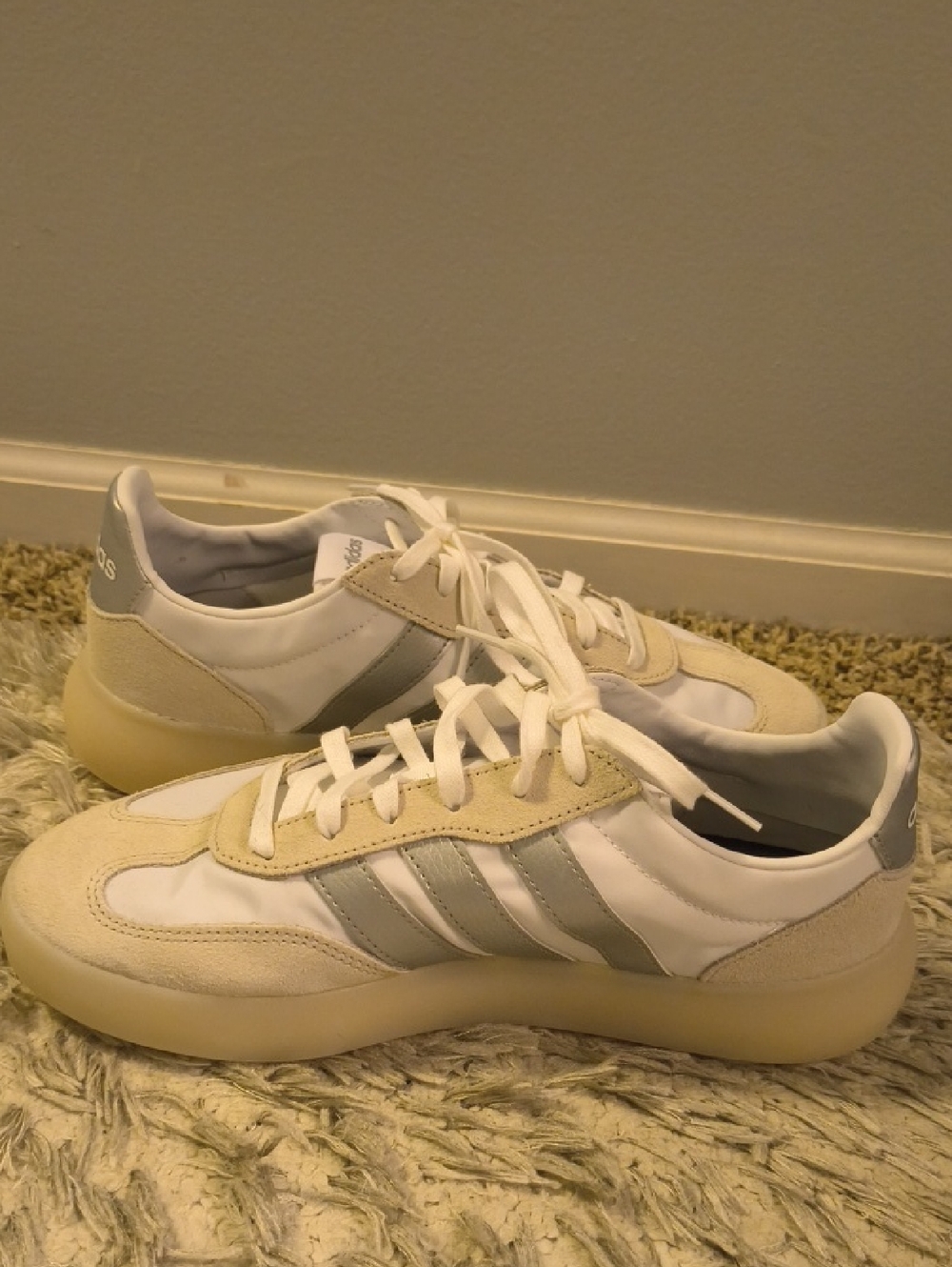adidas White, Beige & Silver Retro Low-Top Sneakers